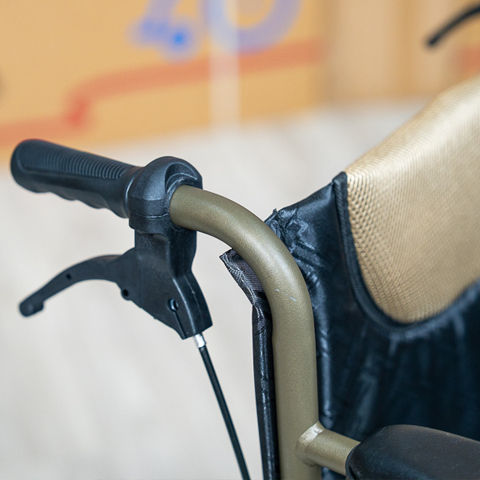 Xe lăn người già có thắng sau CTcare 809 - full